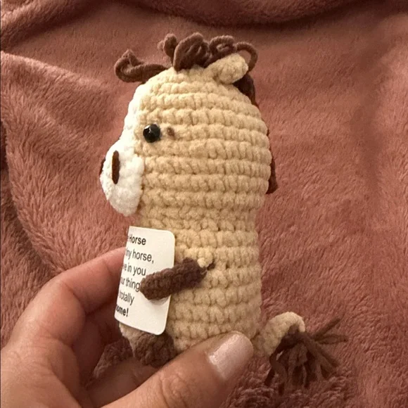 Mini Positive Crochet Horse with Inspirational Card - Picture 5 of 7